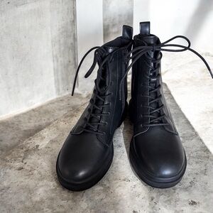 Madden Girl Black Combat Boots Lace-Up Side Zip Ankle Boots Chunky Sole